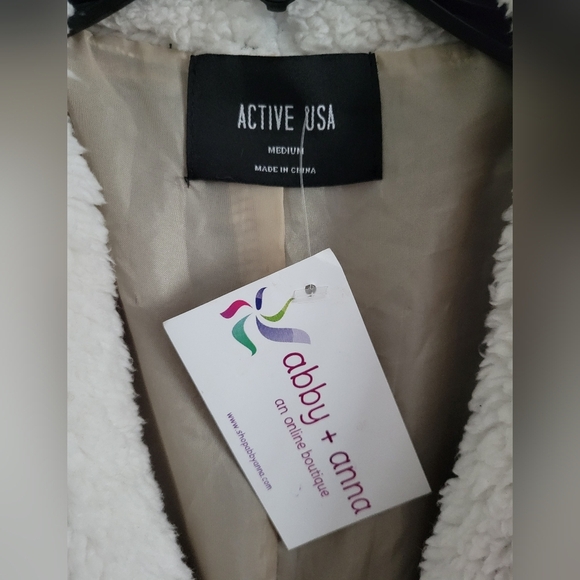 Active USA Women's Faux Fur Wool Blend Open Waterfall Vest Size Medium NEW - Picture 2 of 8